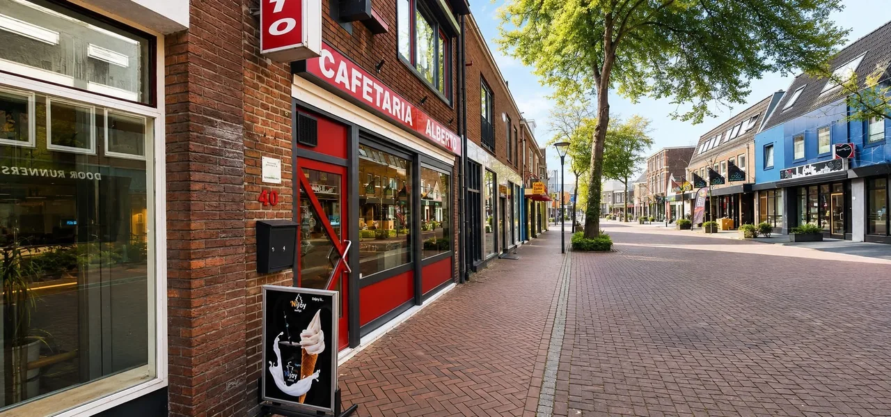 De gevel aan de Vechtstraat – Cafetaria Alberto