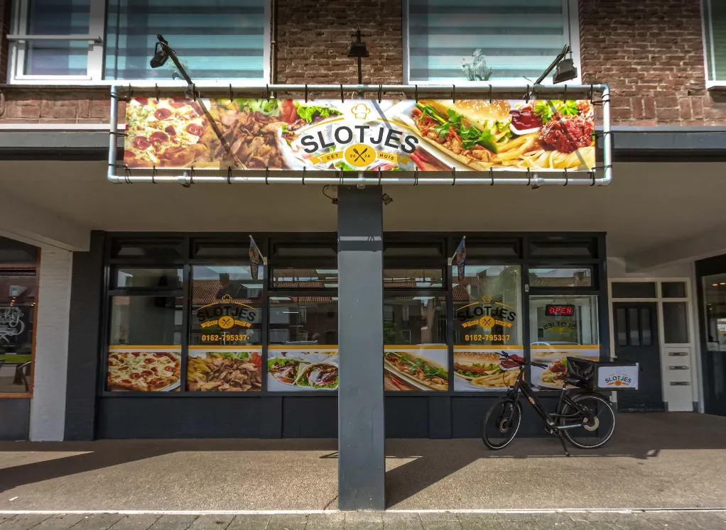 De gevel aan de Tempelierstraat – Eethuis Slotjes